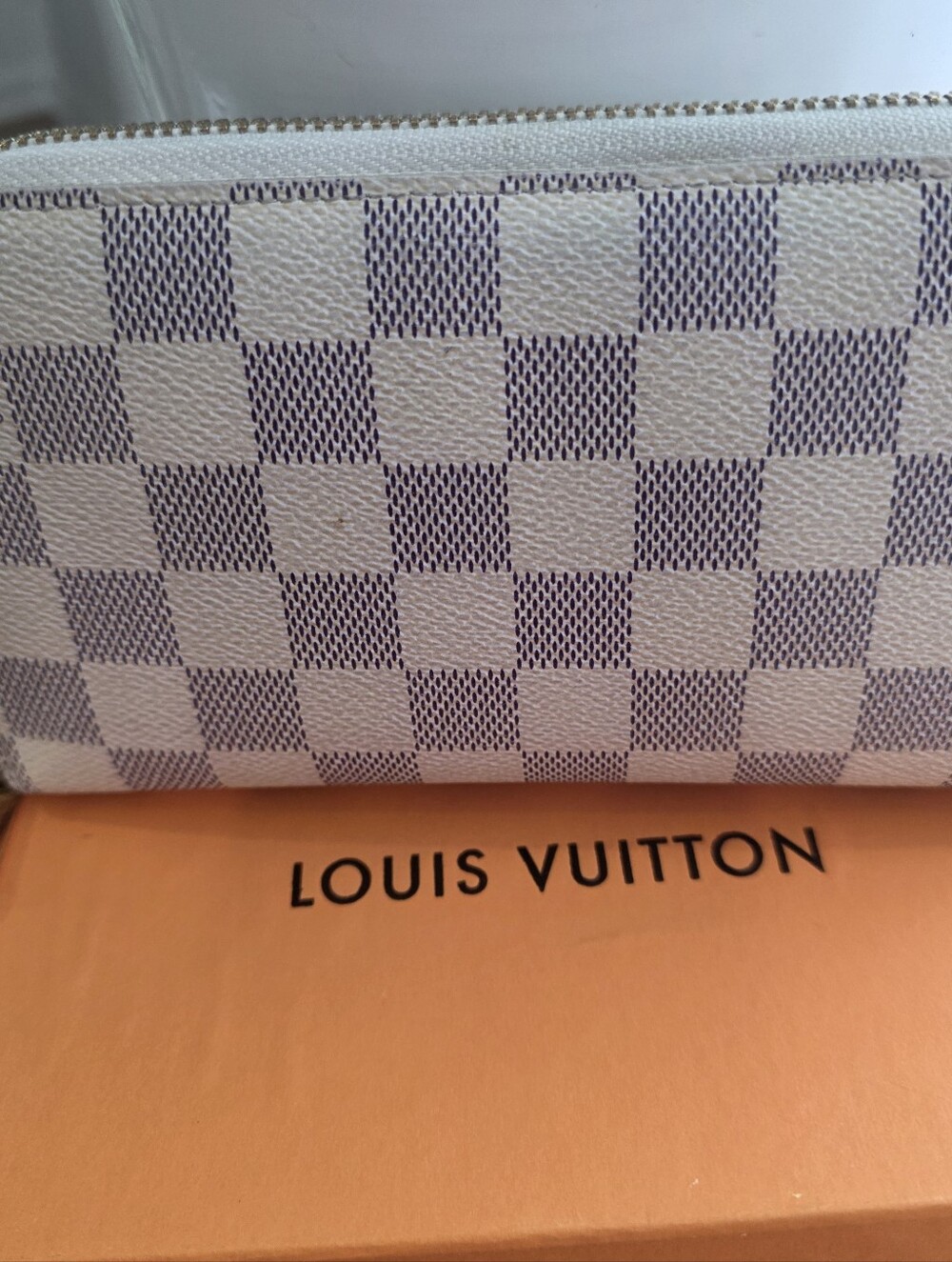 Louis Vuitton Damier Azur Zippy Long Wallet Pink Interior - Picture 3 of 6